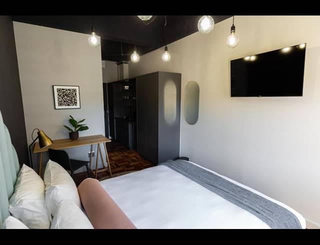 1 BEDROOM PROPERTY TO RENT IN FORESHORE